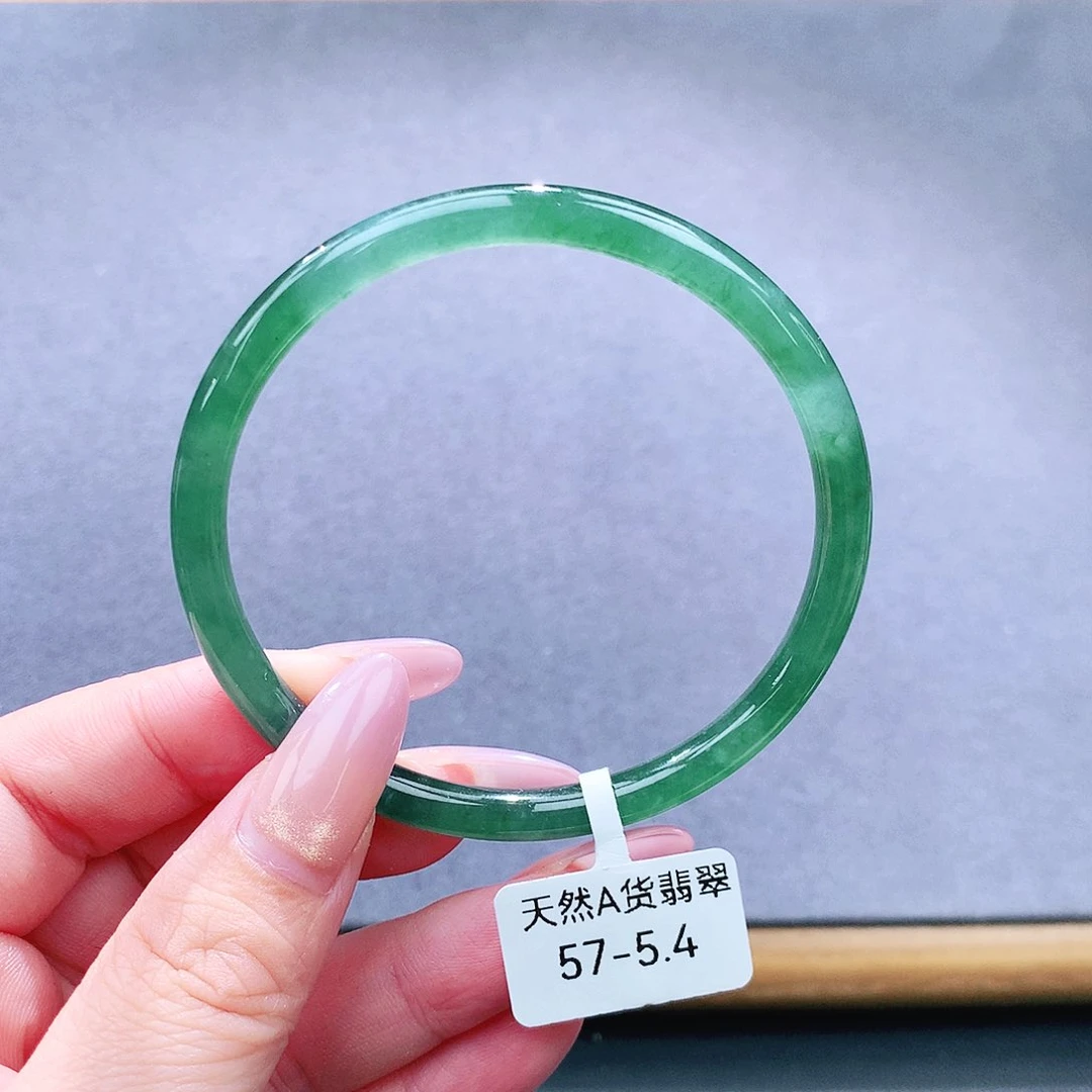 未镶嵌手镯（圆镯）翡翠