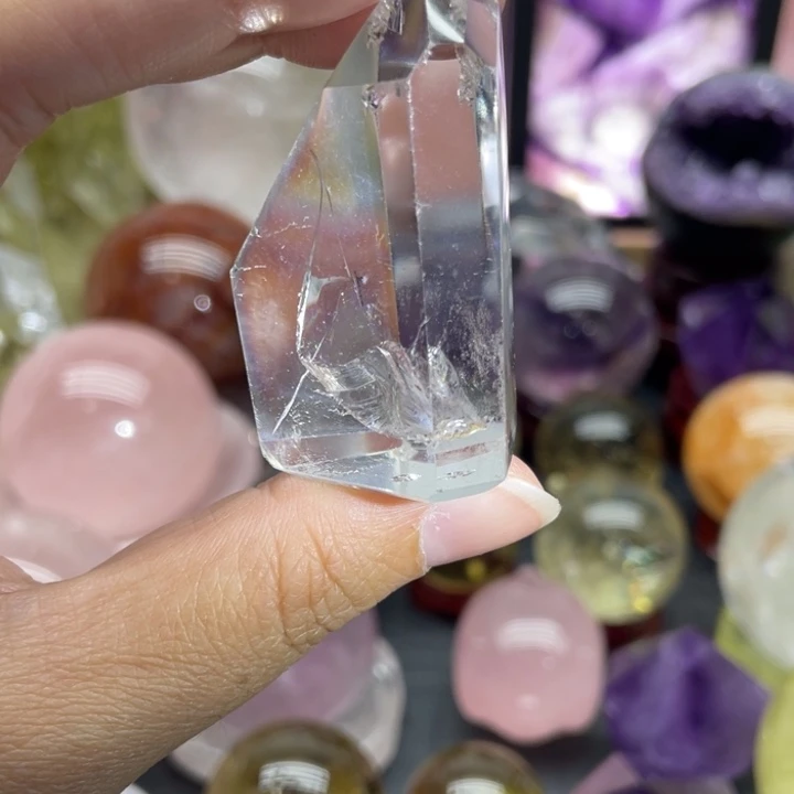 未镶嵌珠宝半成品水晶70白水随型鱼儿水中游