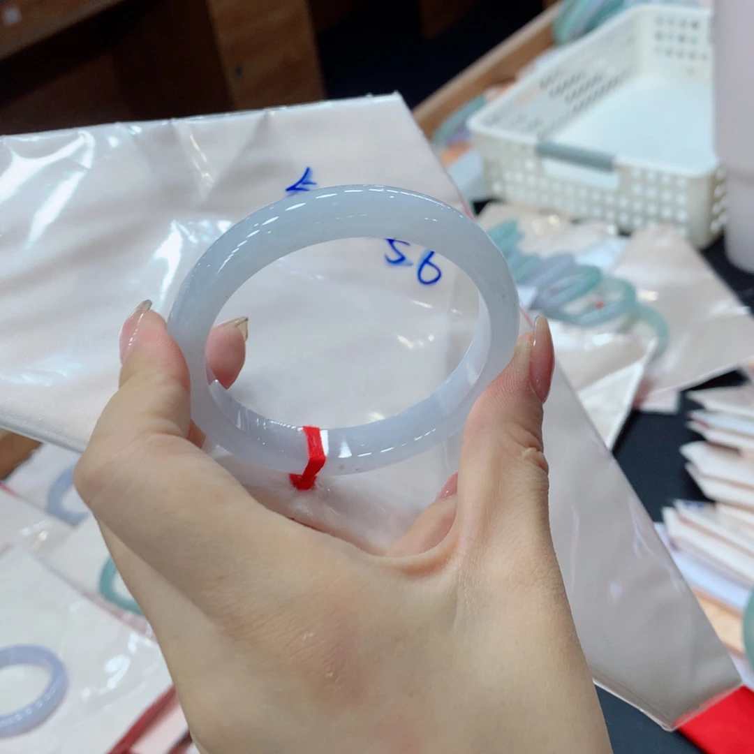 未镶嵌手镯翡翠买断
