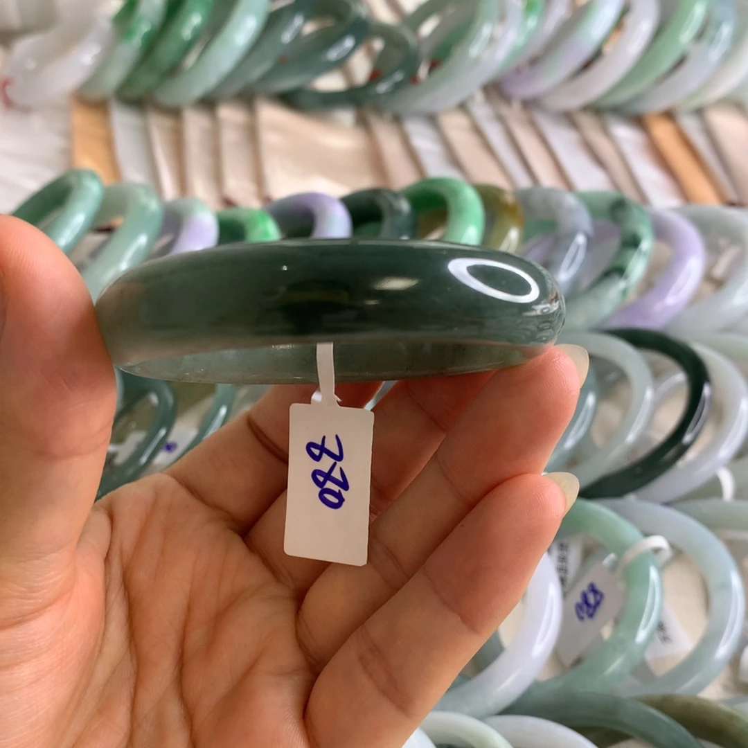 翡翠手镯未镶嵌贵妃半油880