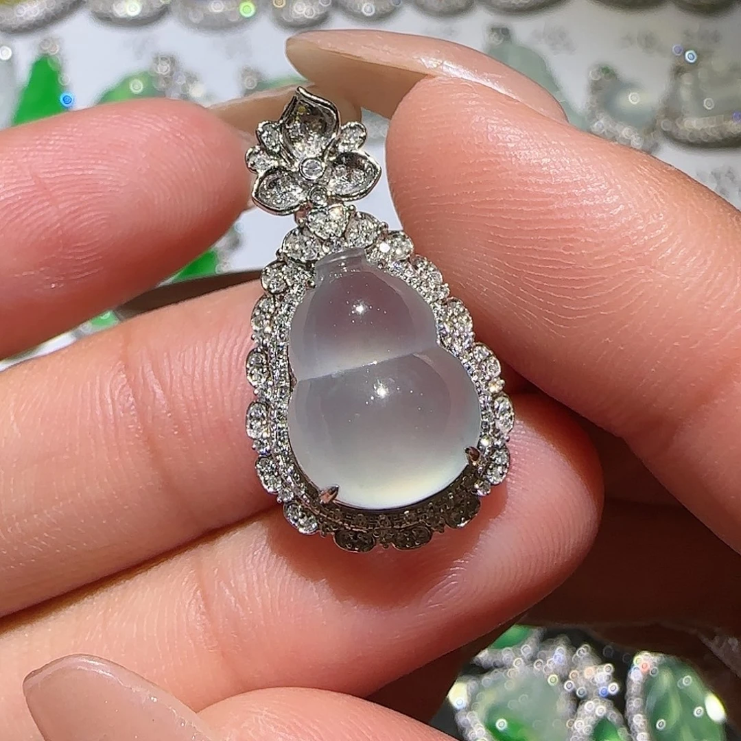 【闪购商品】颈饰18K金镶嵌翡翠天然