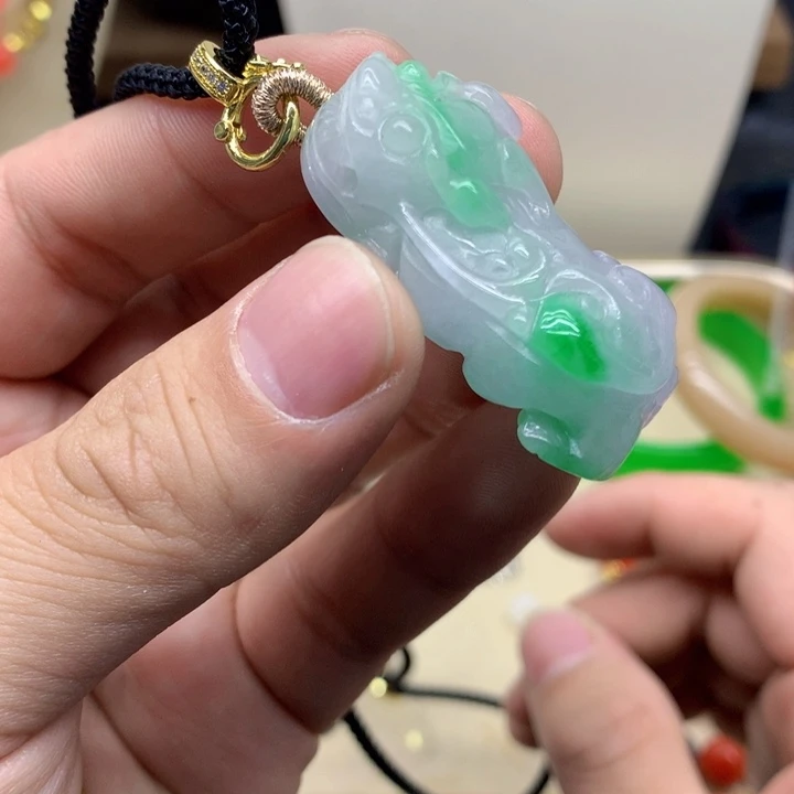 翡翠颈饰未镶嵌吊坠规格