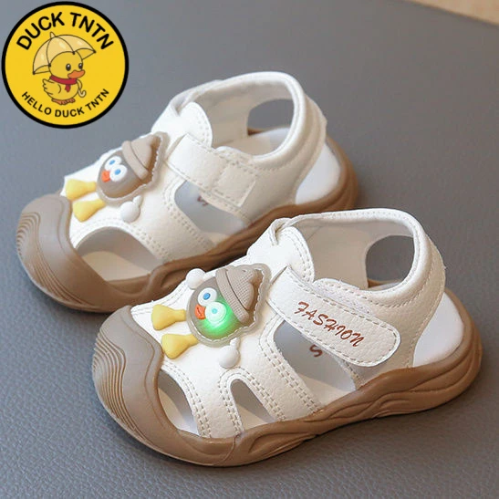 品牌小黄鸭男宝宝凉鞋2025夏款包头防滑软底1一2-3岁小童鞋子学步