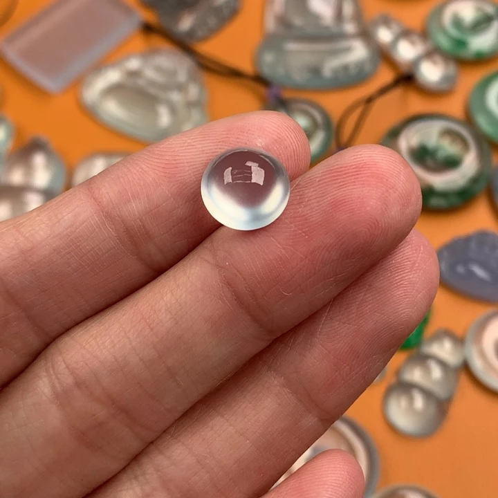 翡翠挂件未镶嵌….