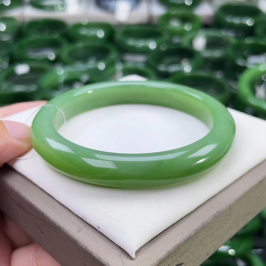 未镶嵌手镯和田玉（碧玉）