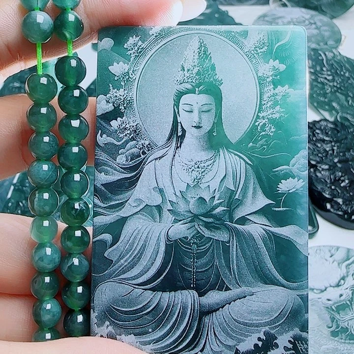 翡翠未镶嵌颈饰多样性发货天然的A货翡翠