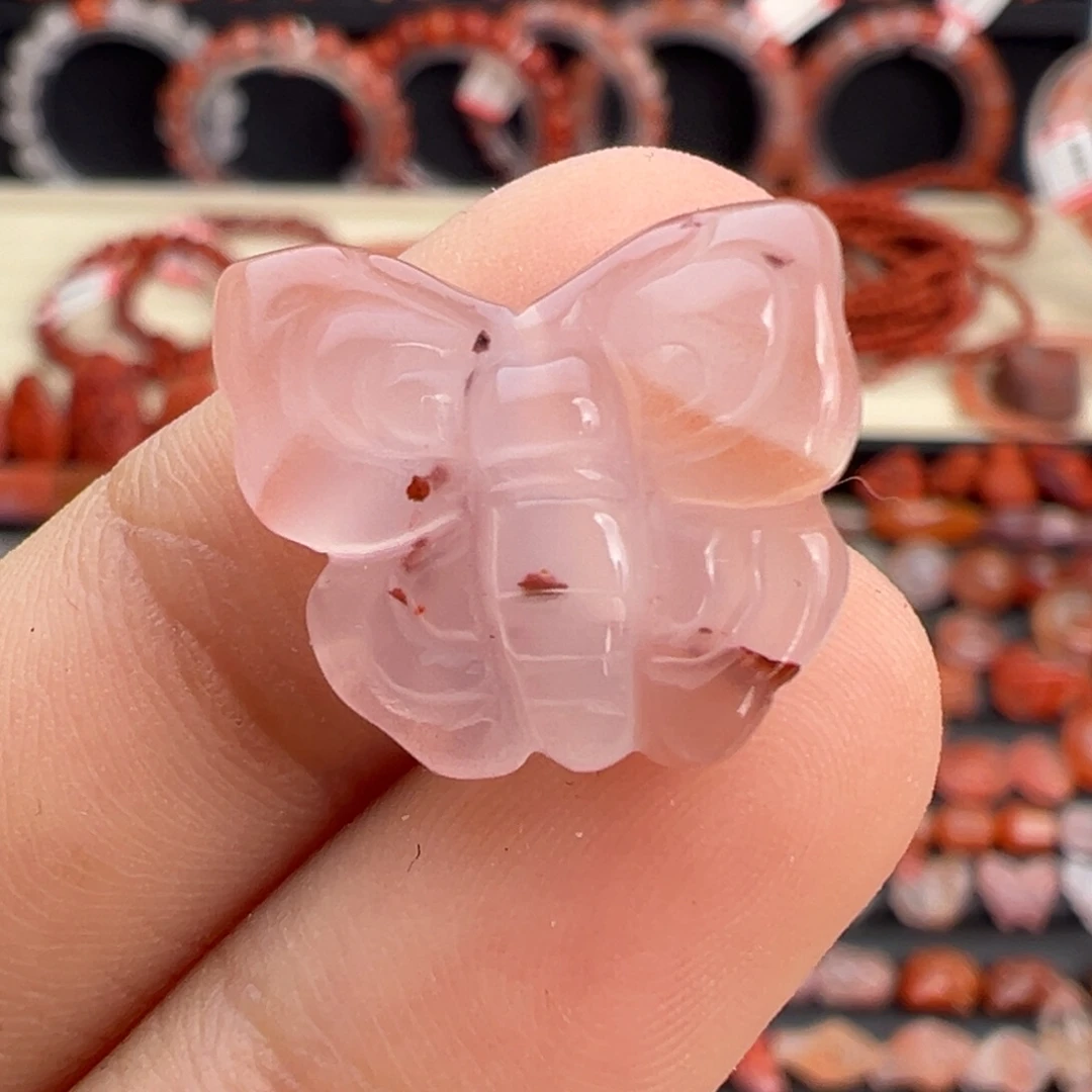 南红玛瑙未镶嵌颈饰蝴蝶