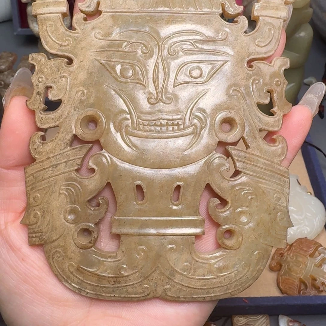 和田玉（糖玉）未镶嵌挂件古**品