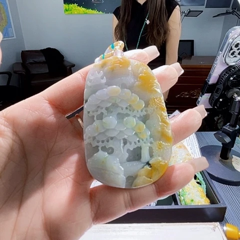 颈饰未镶嵌翡翠一个