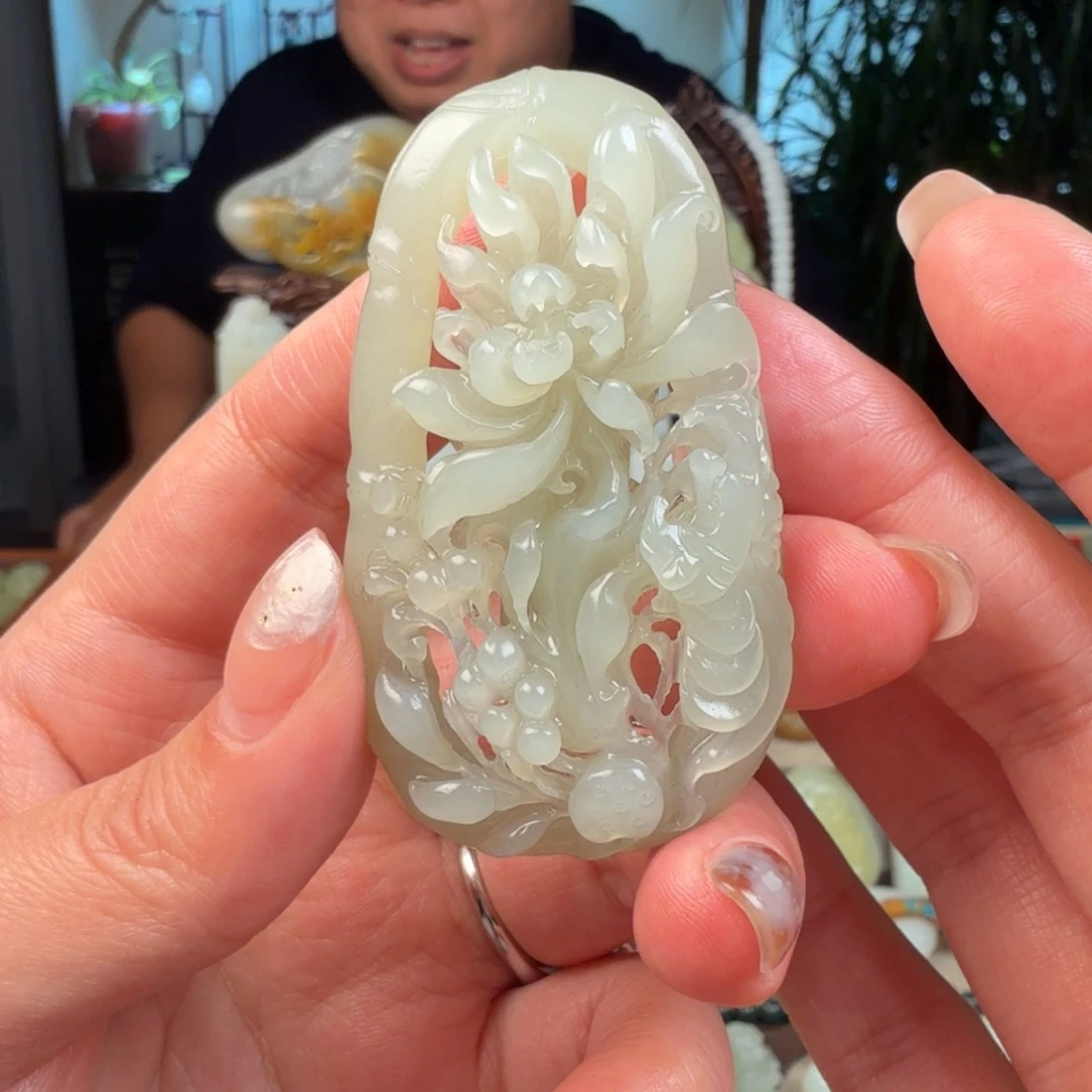 用***2和田玉未镶嵌颈饰