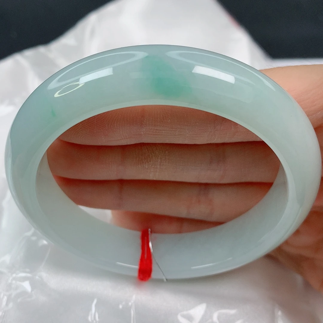 未镶嵌手镯翡翠58.5正圈，胶润淡绿底飘绿，版型好，026