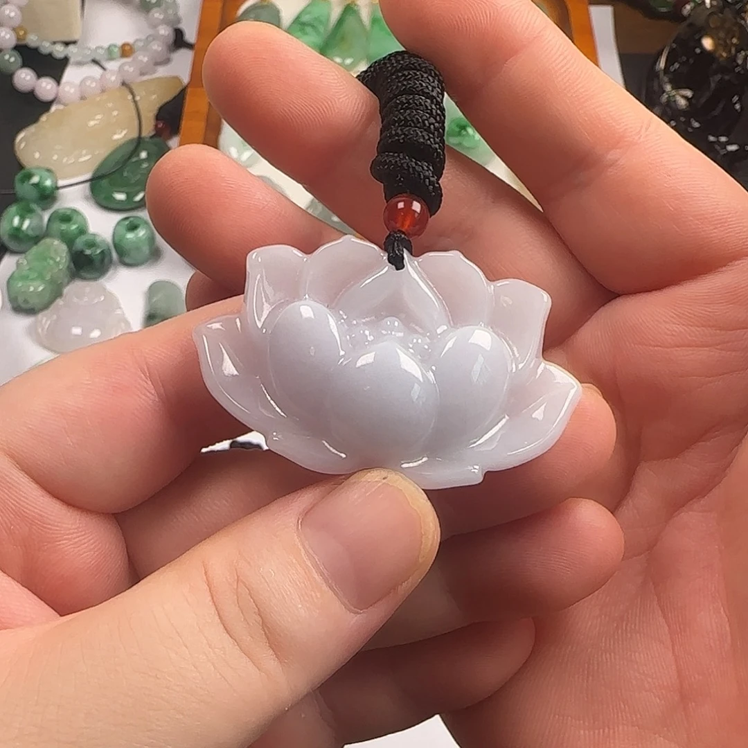翡翠未镶嵌颈饰花