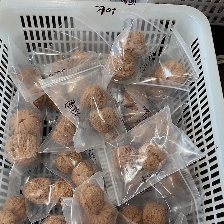 吊坠文玩核桃大团圆瑕疵