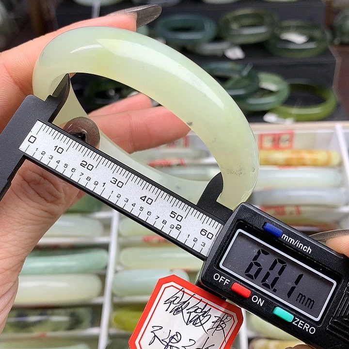 蛇纹石玉手镯未镶嵌714