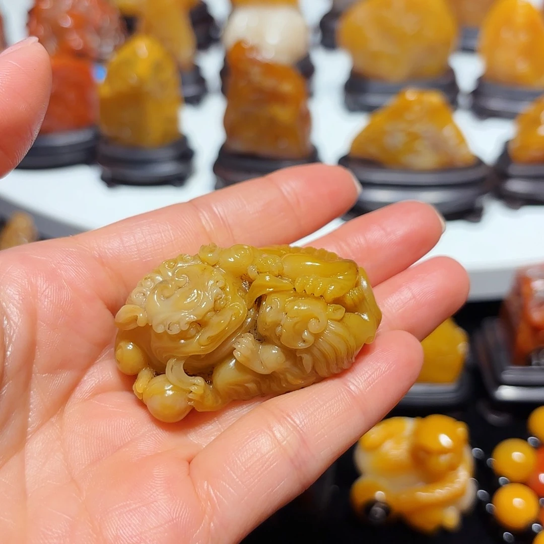 田黄石闲**波石雕石雕石雕