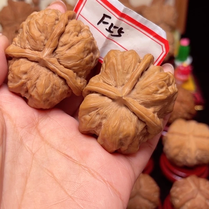 。***丶文玩核桃吊坠46全品大尺蛤蟆头三棱55