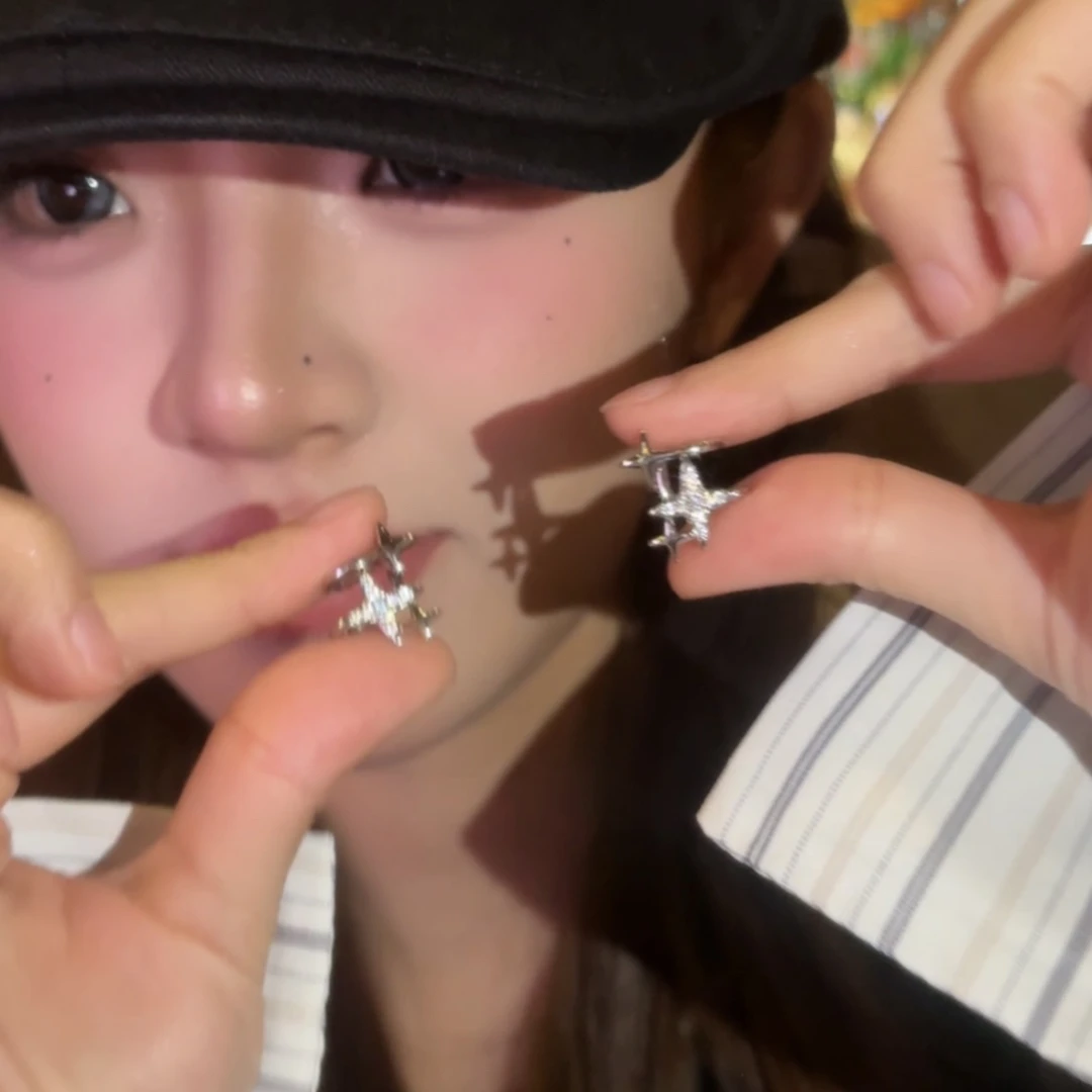 铜合金耳饰 星星耳夹无耳洞女耳骨夹四芒星耳饰甜酷辣妹风耳挂