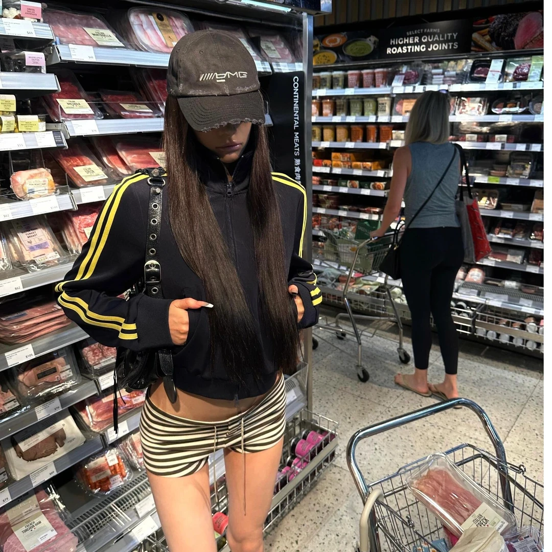 2025早秋新款时尚套装气质显瘦洋气休闲百搭性感辣妹外穿上衣短裤