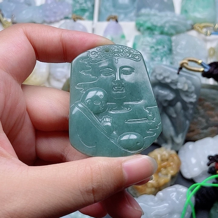 翡翠未镶嵌颈饰翡翠