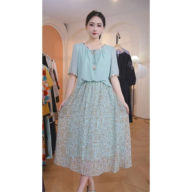 L8586  2025年春夏新款气质假两件度假风显瘦遮肚中长款