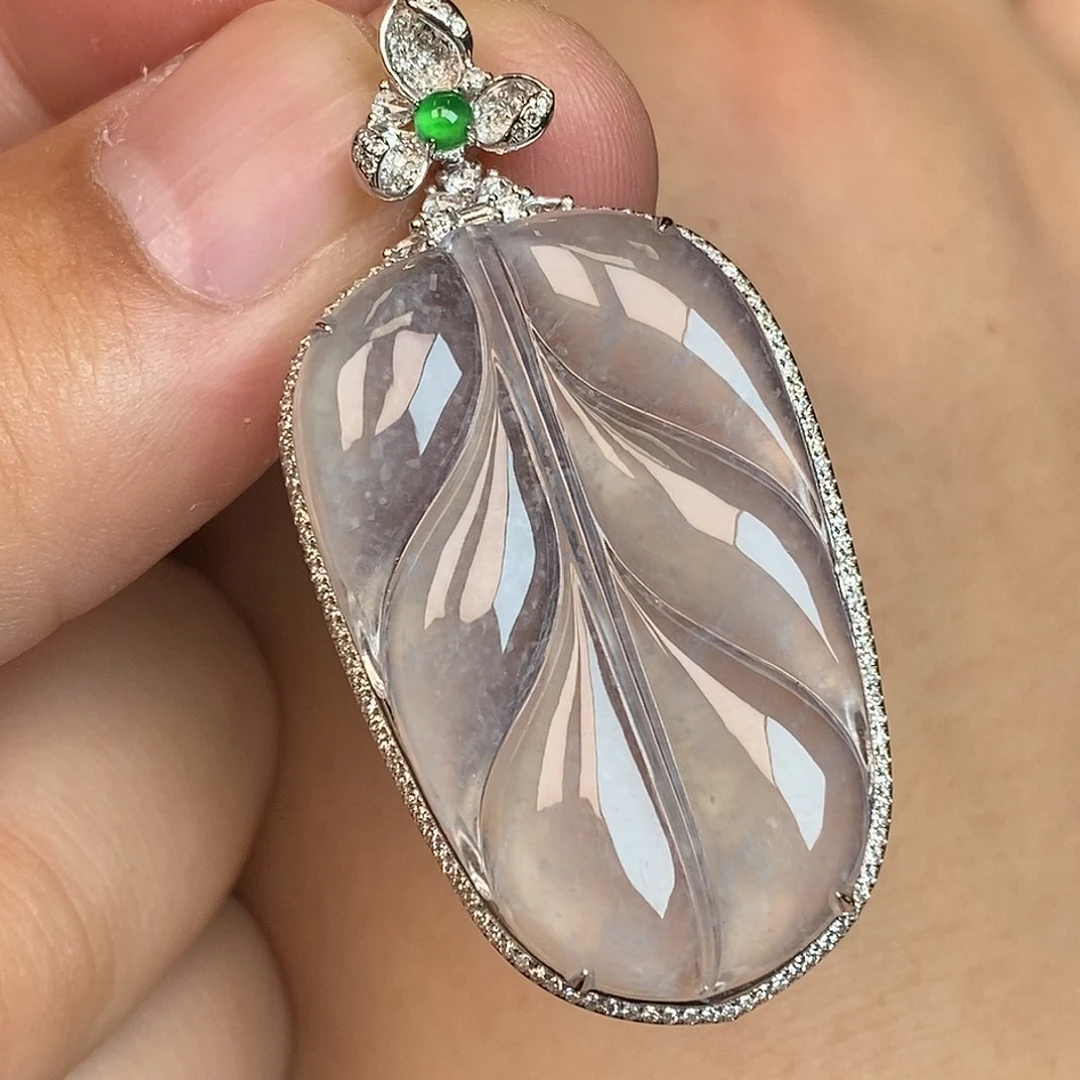 翡翠18K金镶嵌颈饰叶子