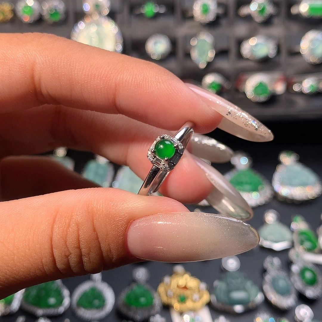 翡翠未镶嵌戒指戒指