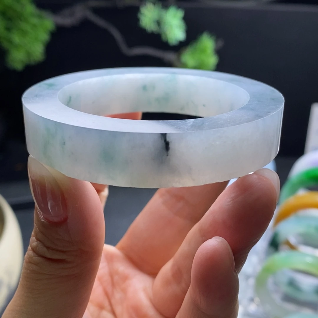 定制翡翠未镶嵌翡翠手镯