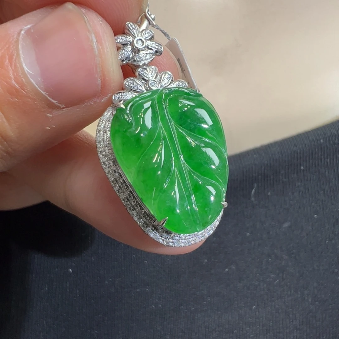 翡翠吊坠(不含链)18K金镶嵌