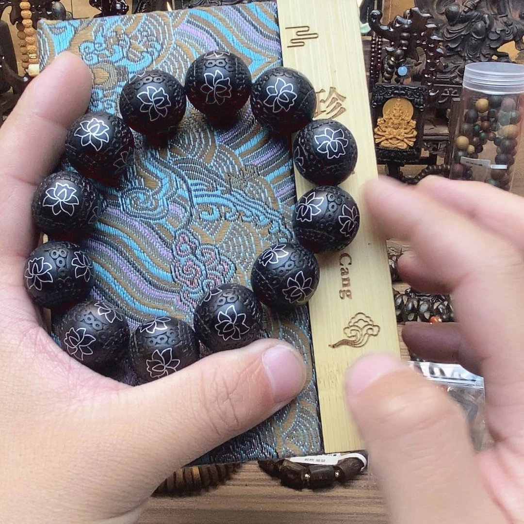 滴血莲花菩提手串