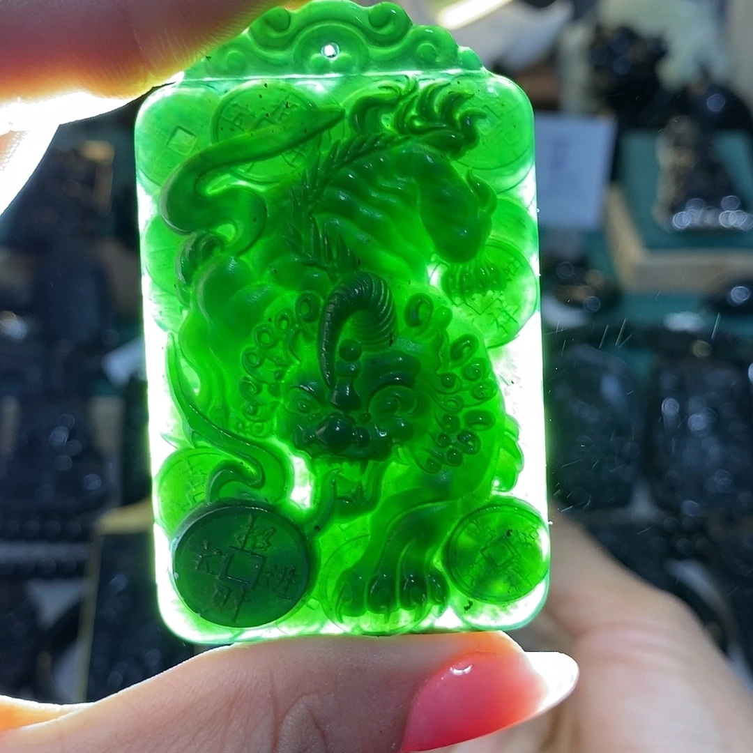 未镶嵌蛇纹石玉颈饰
