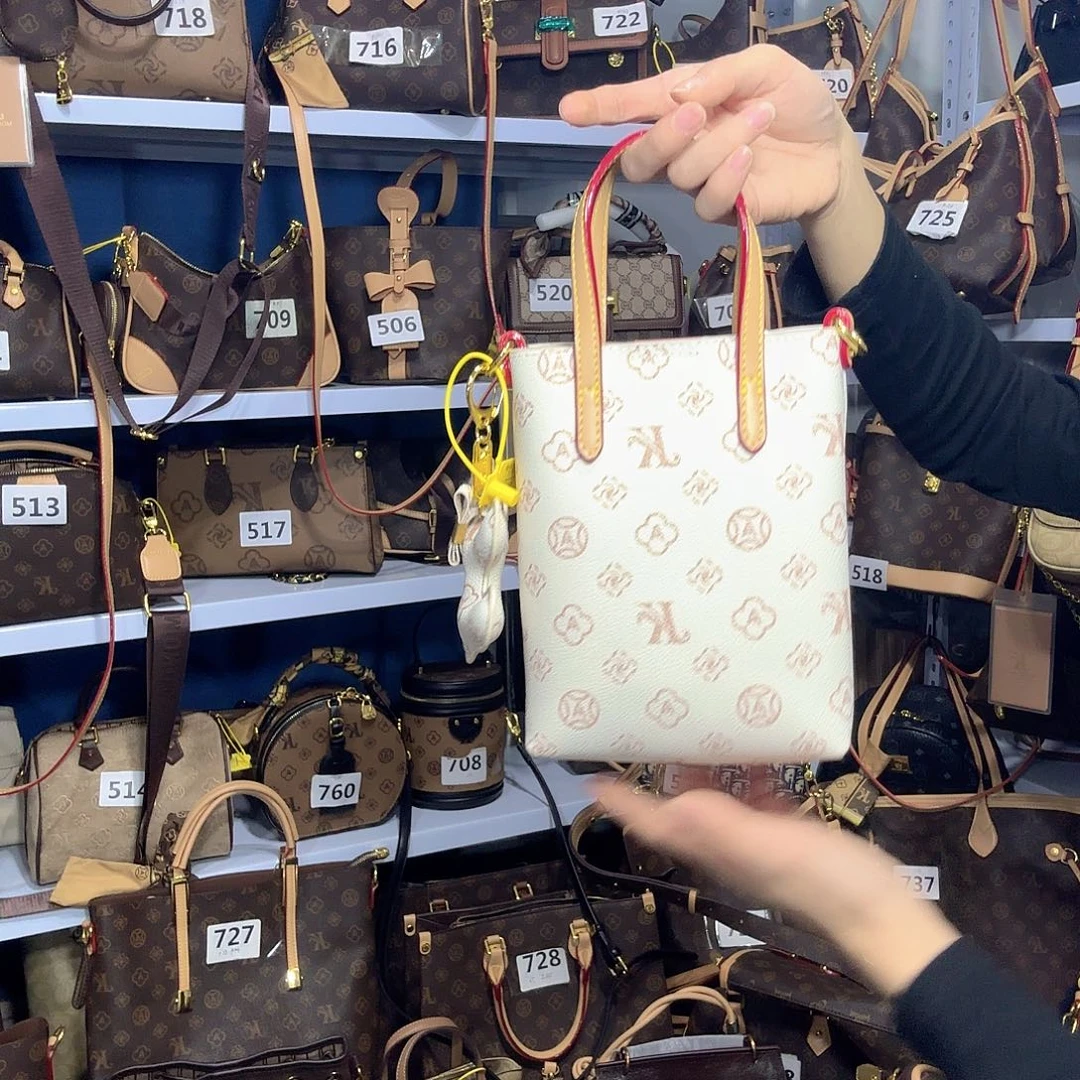 77女包夏季时尚休闲