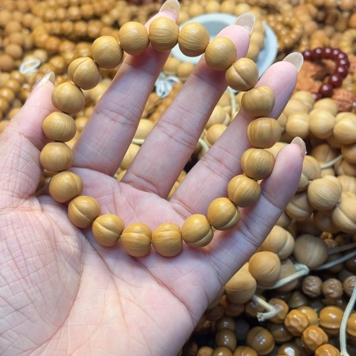 是***✨猴头全品小屁桃手串