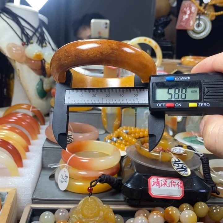 石英质玉（黄龙玉）未镶嵌手链