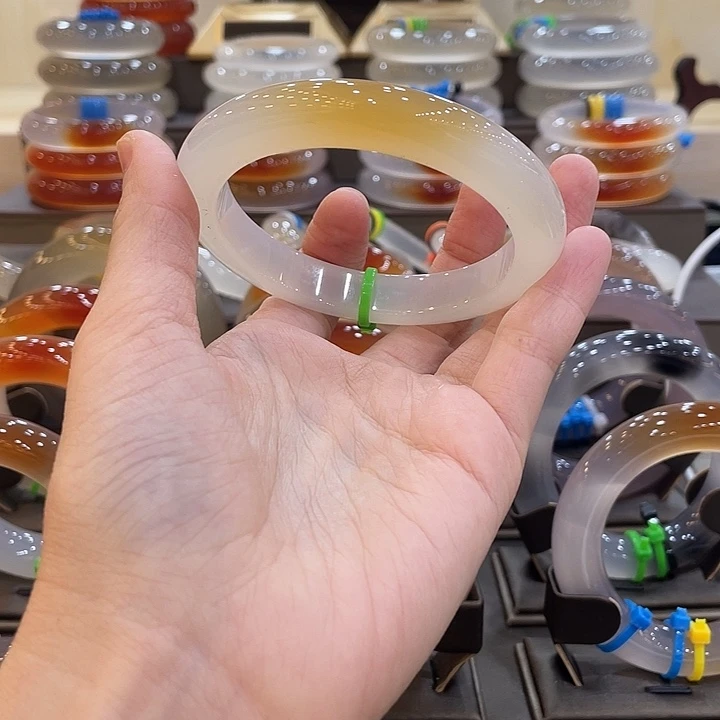 玛瑙/玉髓未镶嵌手镯