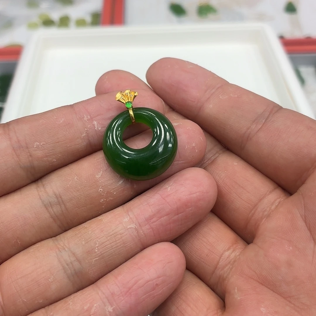 和田玉18K金镶嵌颈饰