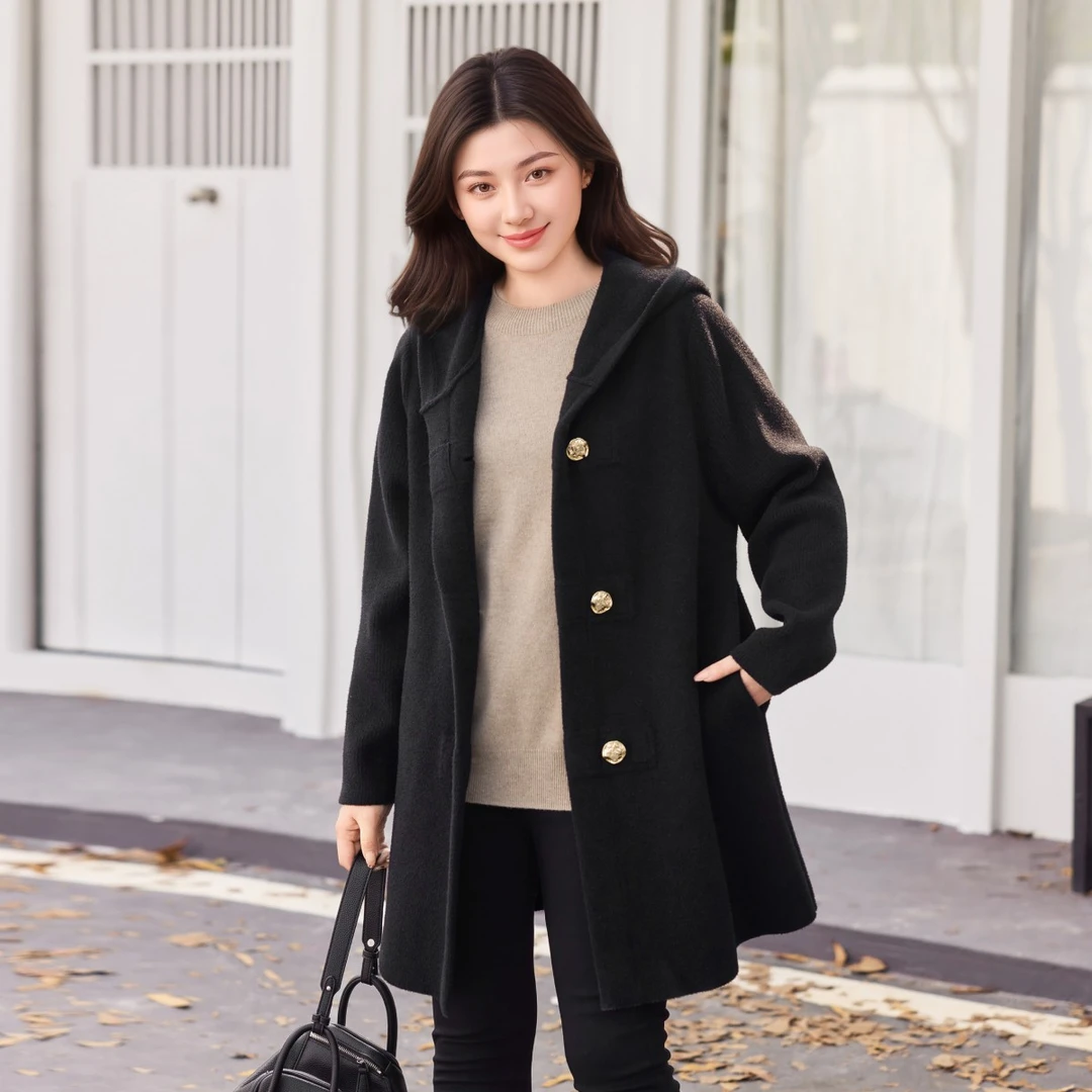 MsShe大码女装2025冬装金属扣仿貂毛针织连帽毛衣外套B2509043