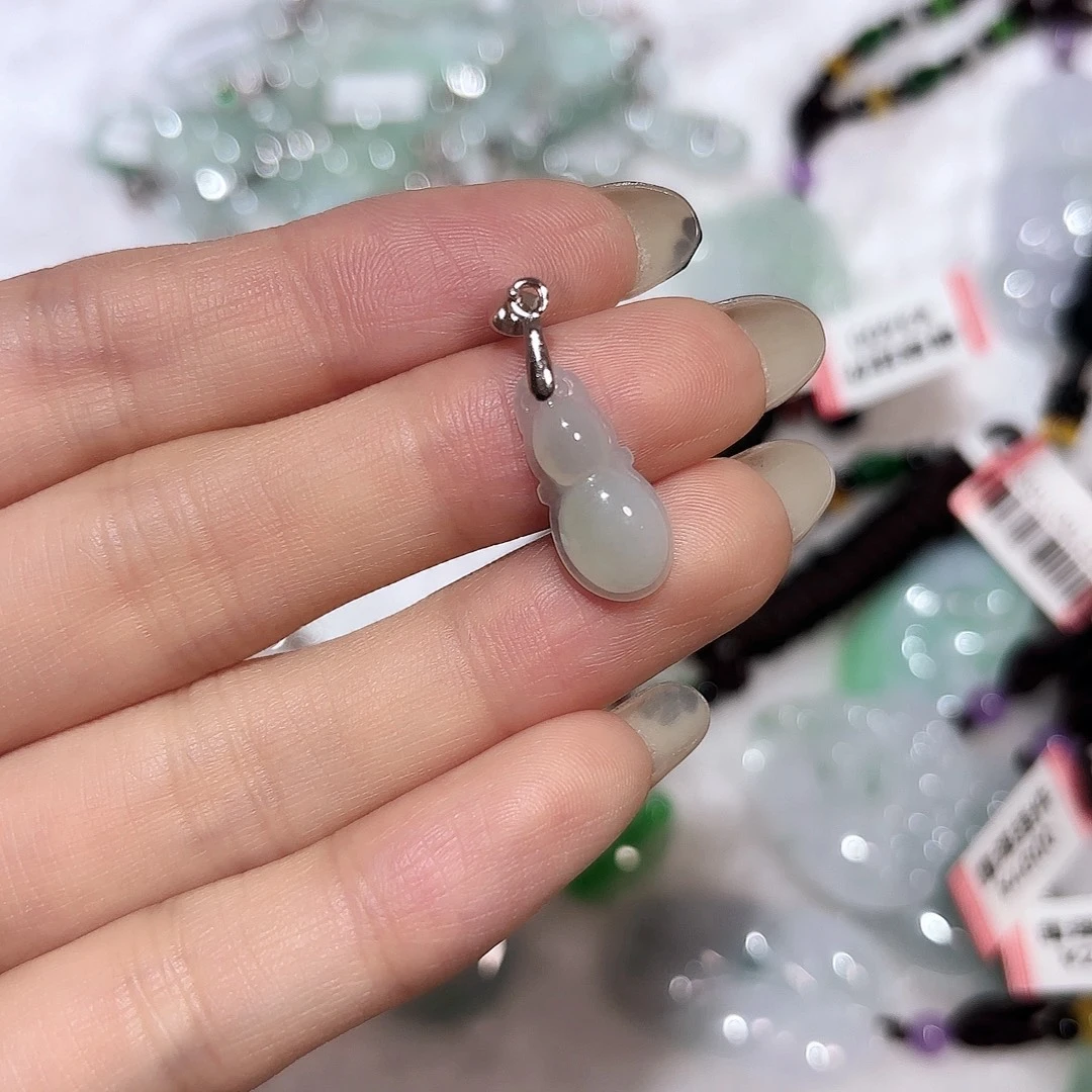 翡翠未镶嵌颈饰A货翡翠镶嵌扣子