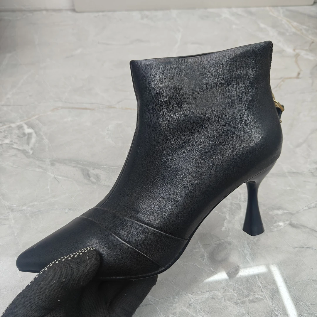 f（孤品）38码粗跟女靴(羊皮)6039