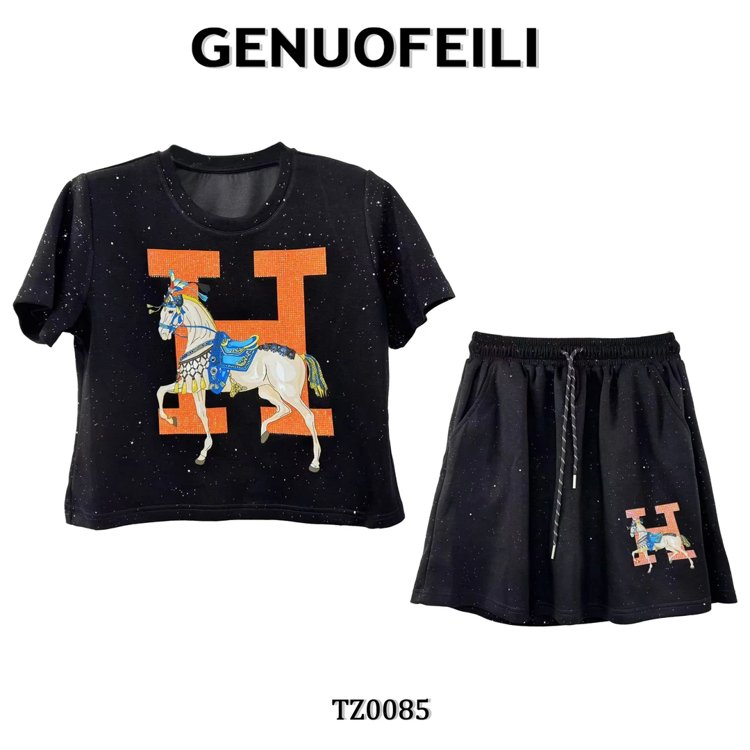 夏季百搭大众圆领个性上衣卡通短袖几何T恤轻奢时尚休闲套装短裤