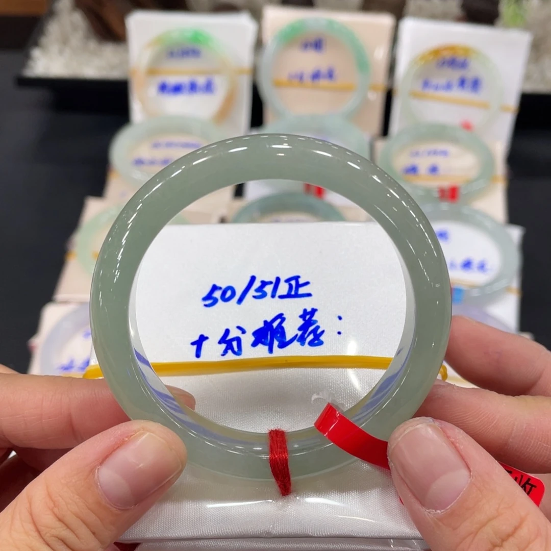 翡翠手镯未镶嵌缅甸翡翠天然翡翠