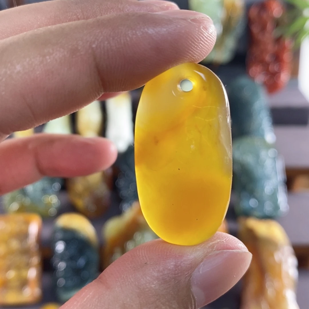 蛇纹石玉未镶嵌花玉挂件