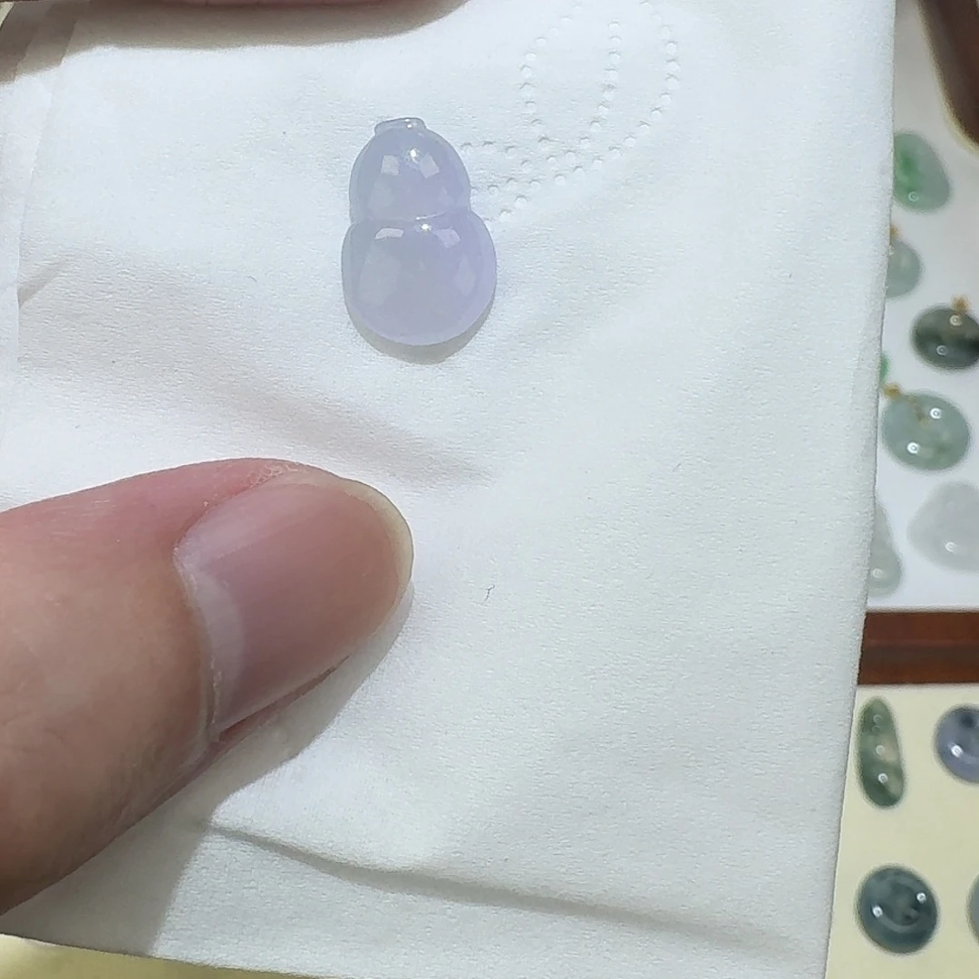 颈饰未镶嵌翡翠冰紫葫芦