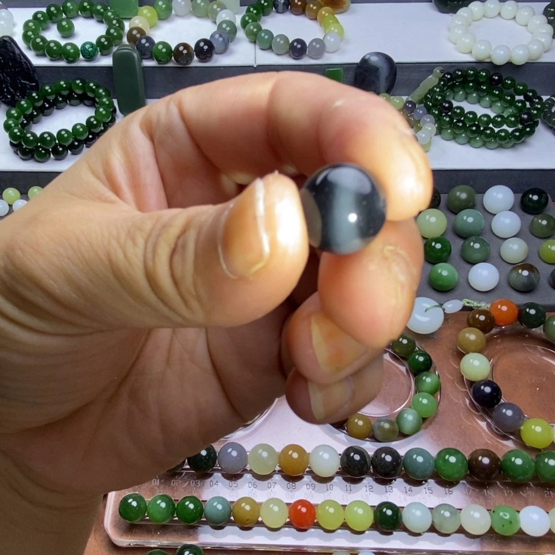 拾***者和田玉未镶嵌珠宝奇石