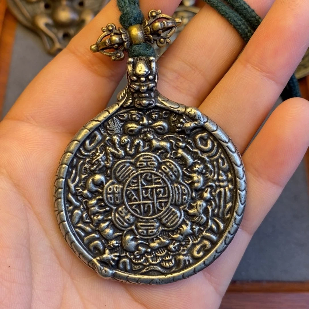 【闪购商品】泥塑太****能藏传牌子……