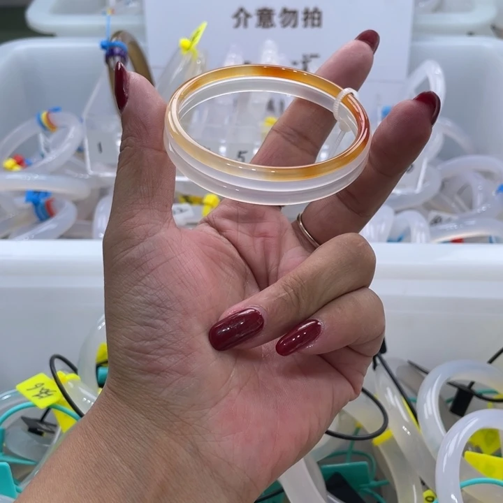 手镯玛瑙/玉髓未镶嵌