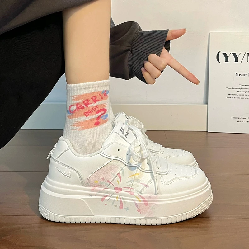 回力女款休闲板鞋百搭ins小白鞋轻便时尚透气厚底鞋学生小众潮鞋