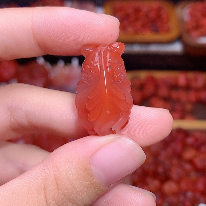 南红玛瑙未镶嵌南红金鱼2