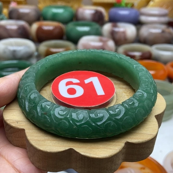 未镶嵌手镯石英质玉