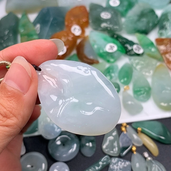 ꧁***꧂翡翠未镶嵌颈饰随型