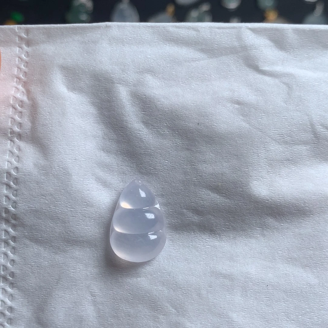 翡翠未镶嵌颈饰裸石豆子
